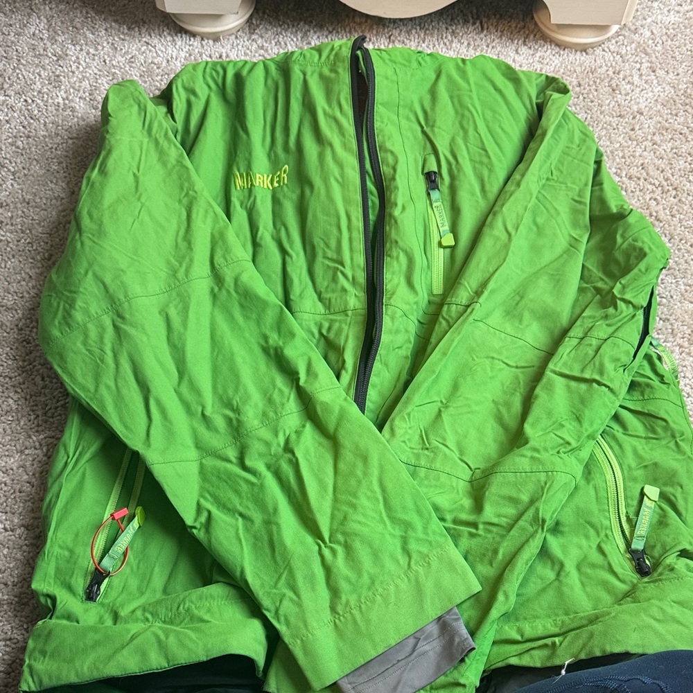 Marker Green Jacket Label